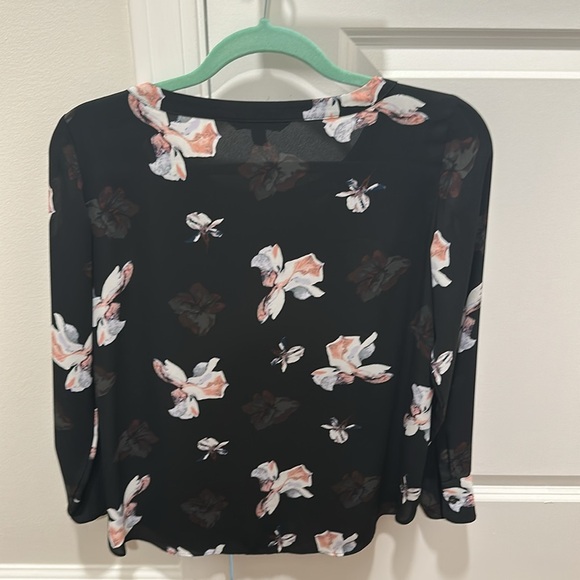 Banana Republic Black Floral Top - Picture 4 of 4
